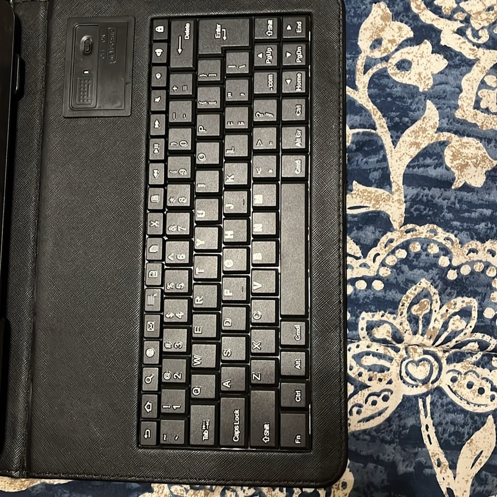 computer/ tablet - Picture 2 of 3